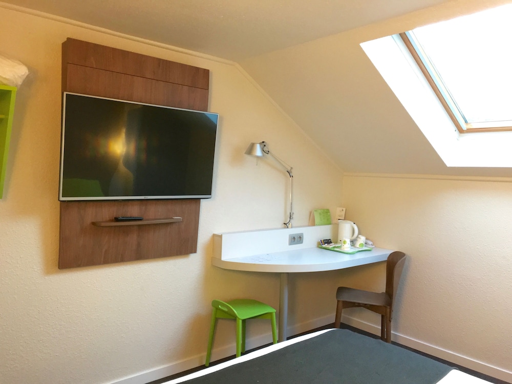 Standard Room, 2 Twin Beds - Photo 4
