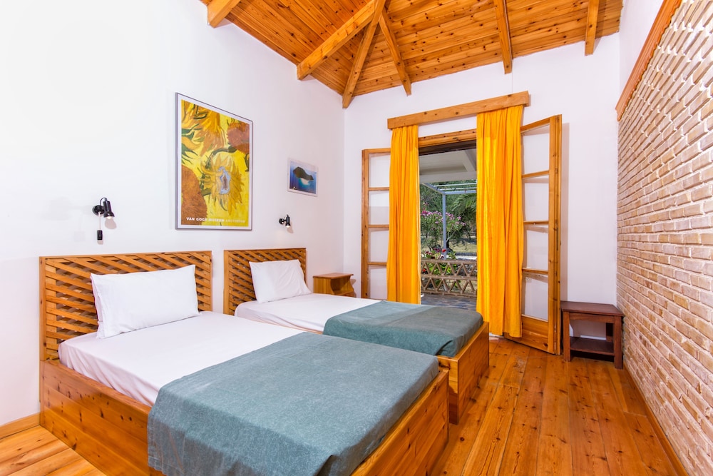 House, 2 Bedrooms (Blue)