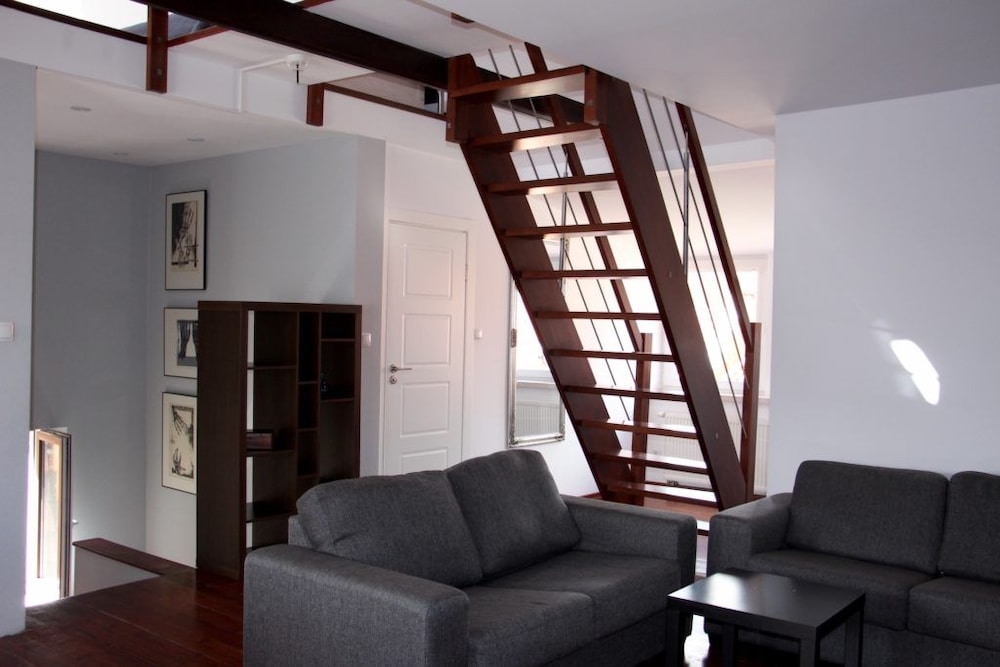 Apartment (mezzanine)