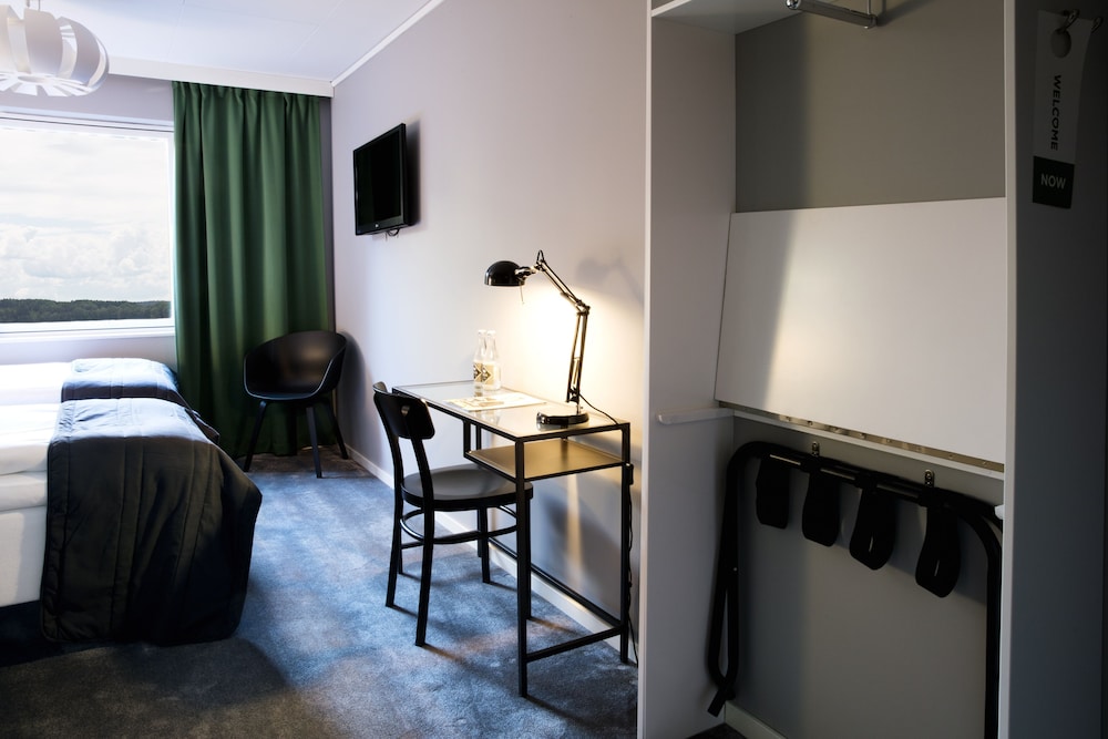 Twin Room (no pool/spa included) photo 3