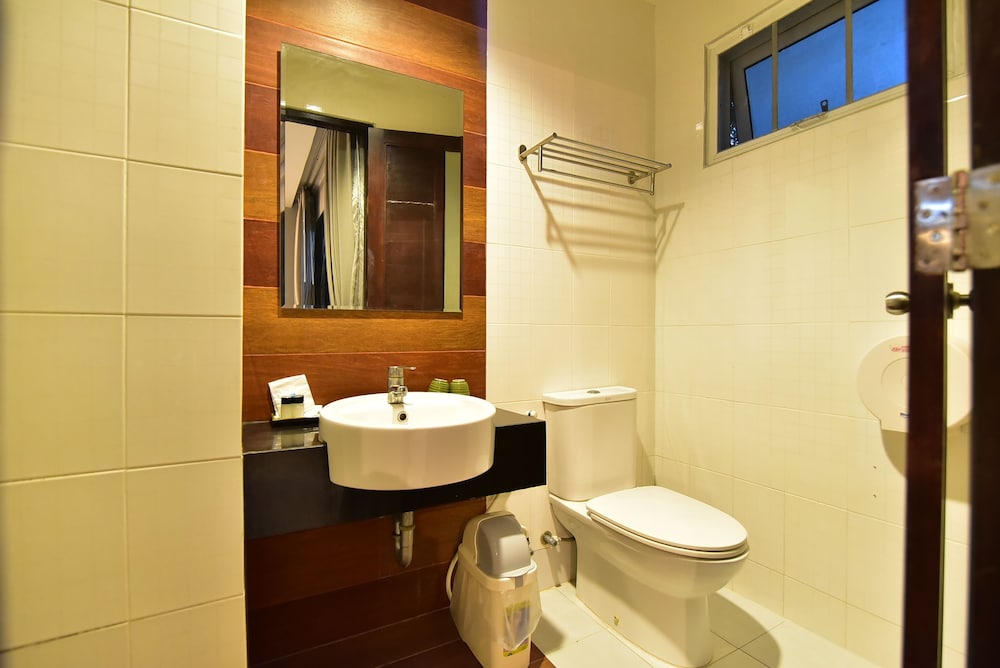 Deluxe Double Room Garden View with Balcony photo 2