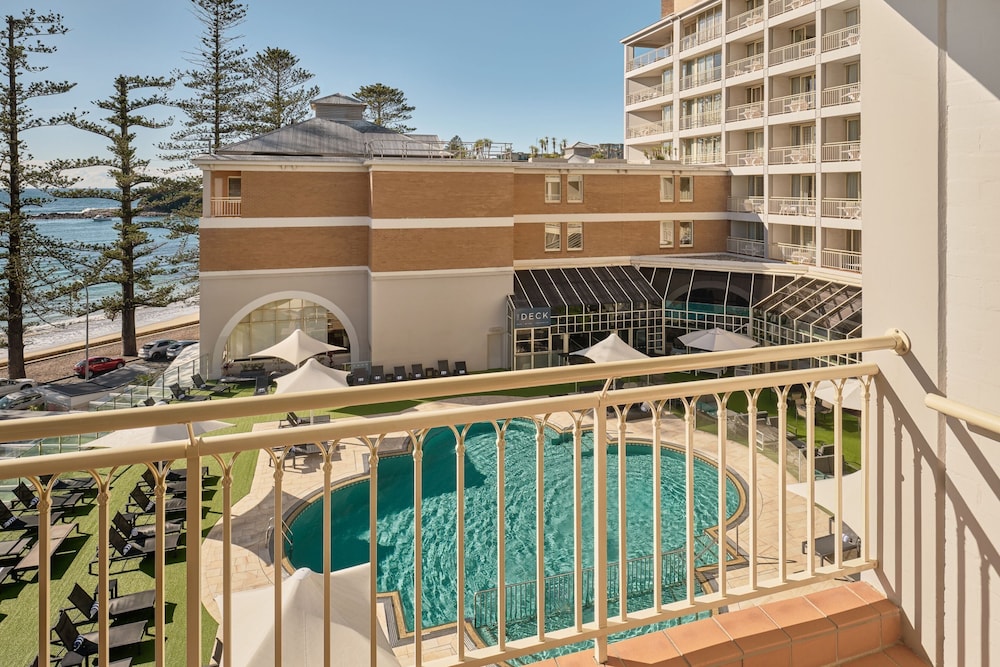 Premium Room, 2 Queen Beds, Balcony, Pool View - Photo 5