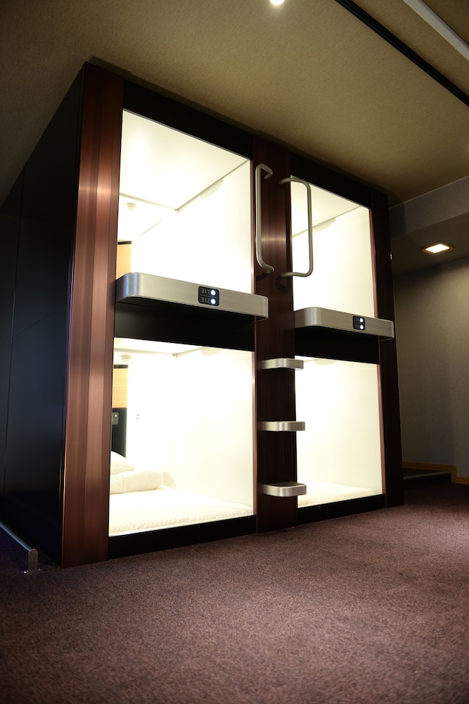 PRIVATE CAPSULE ROOM (WOMEN ONLY) photo 3