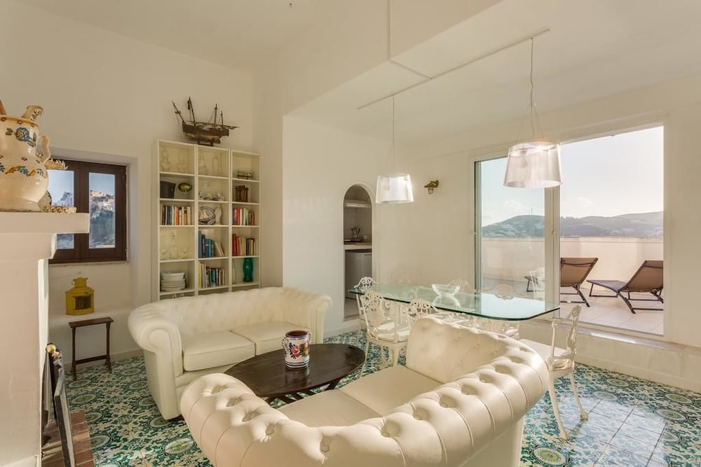 Panoramic Penthouse, 4 Bedrooms, Sea View