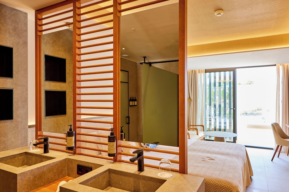 Junior Suite, Private Pool, Sea View thumbnail 5