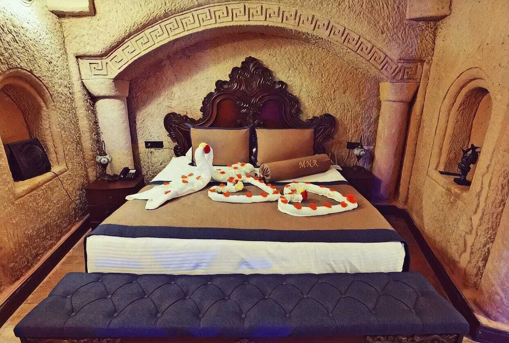 Honeymoon Room