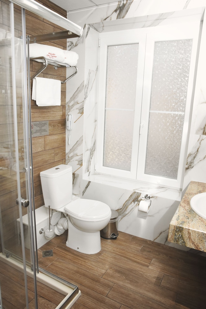 City Double Room, 1 Bedroom, City View photo 3