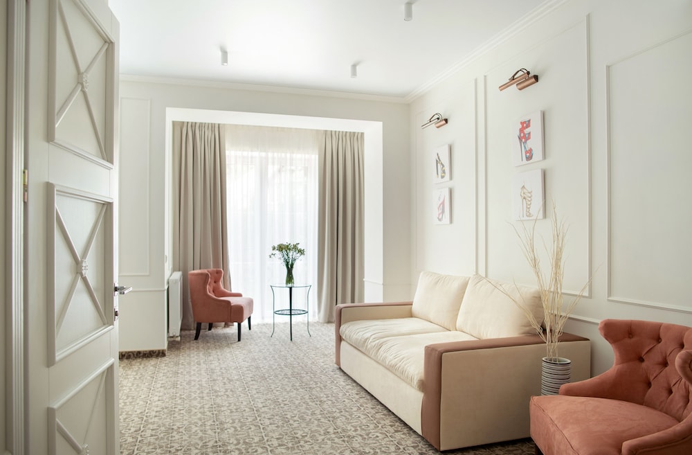 Luxury Suite, 1 Bedroom, Non Smoking, Courtyard View photo 3