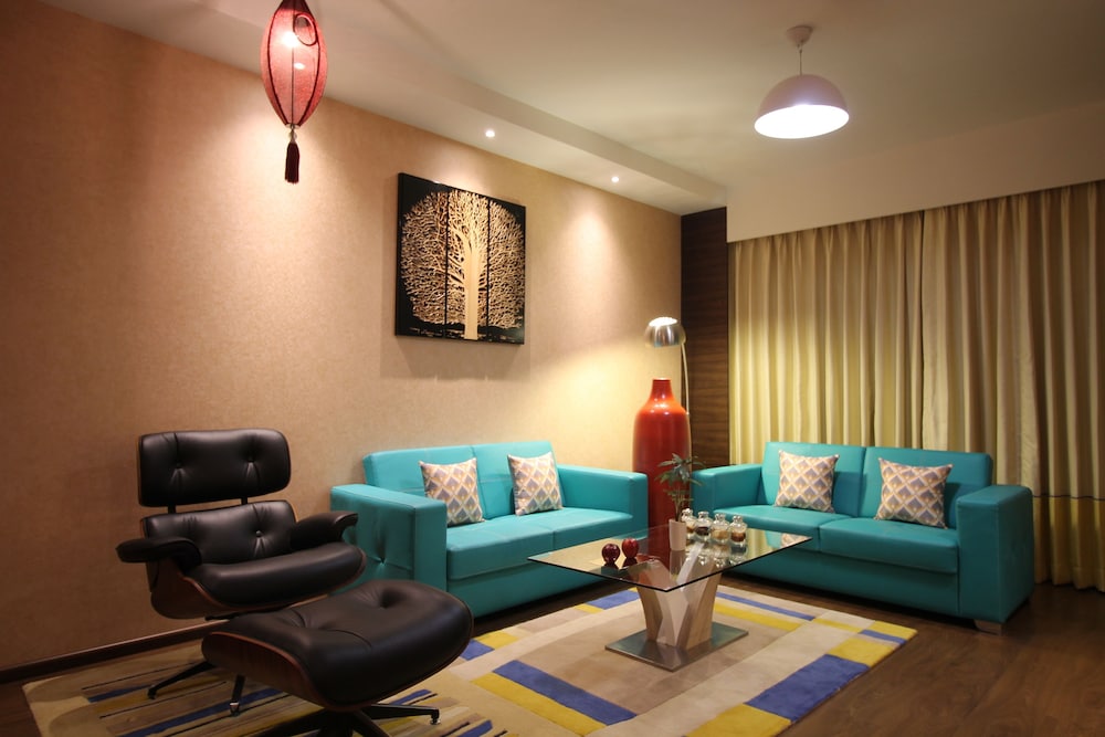Business Suite photo 3