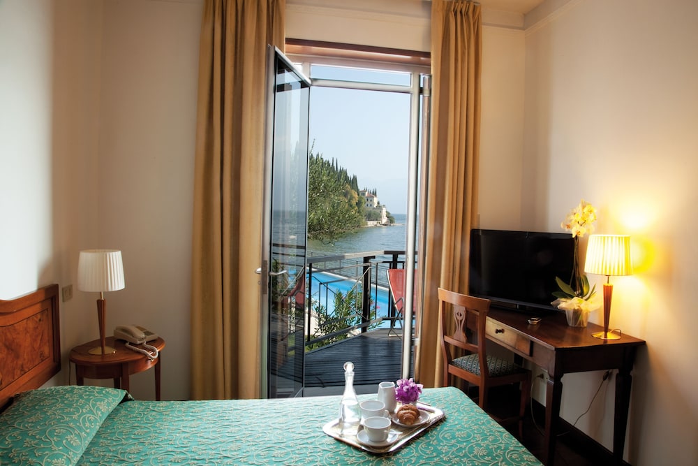 Junior Suite, Lake View