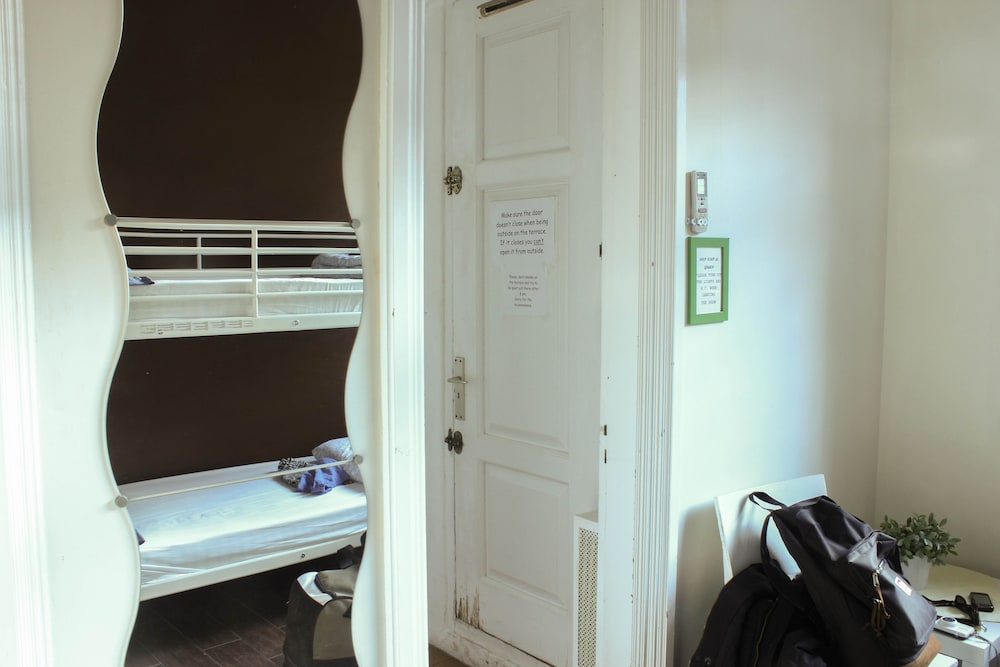 Standard Shared Dormitory, Shared Bathroom photo 2
