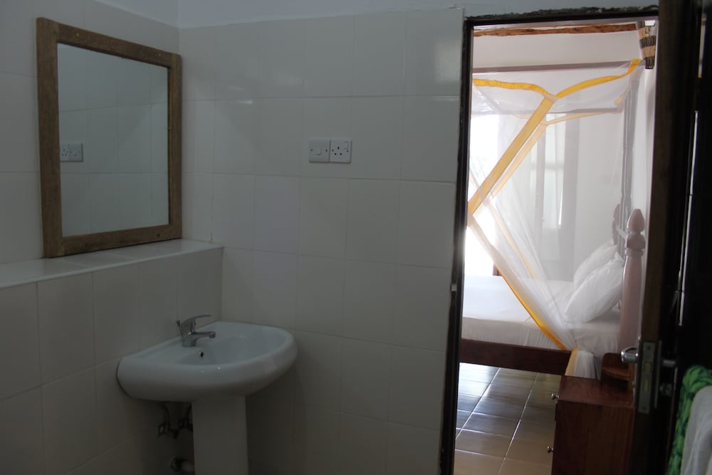 Room, 1 Queen Bed, Garden View photo 3