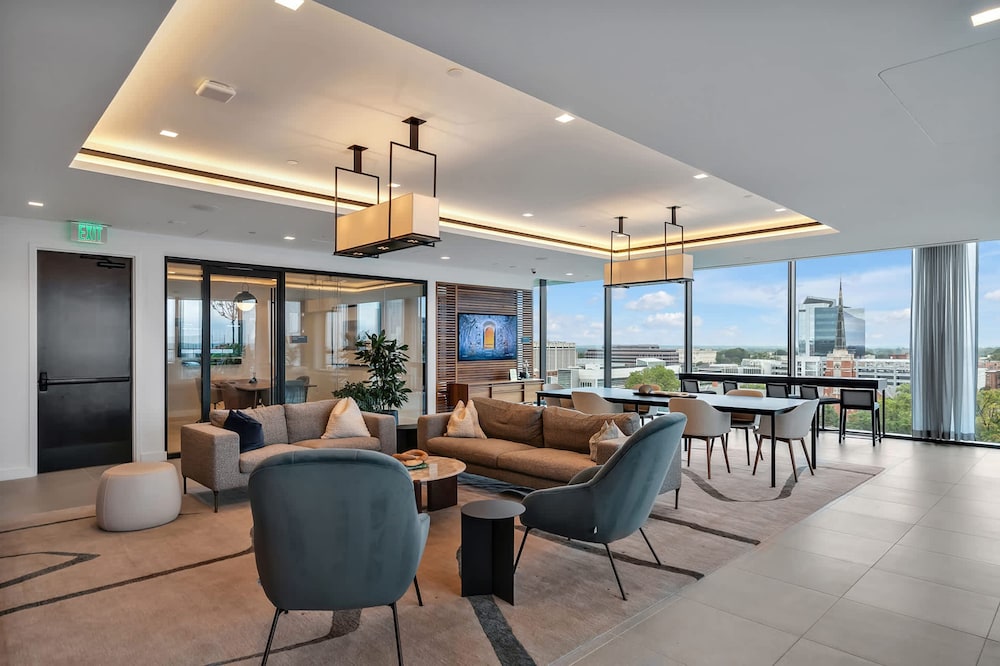 High-Rise Apt Raleigh Free Parking & Sunset View 2, Bilde 45