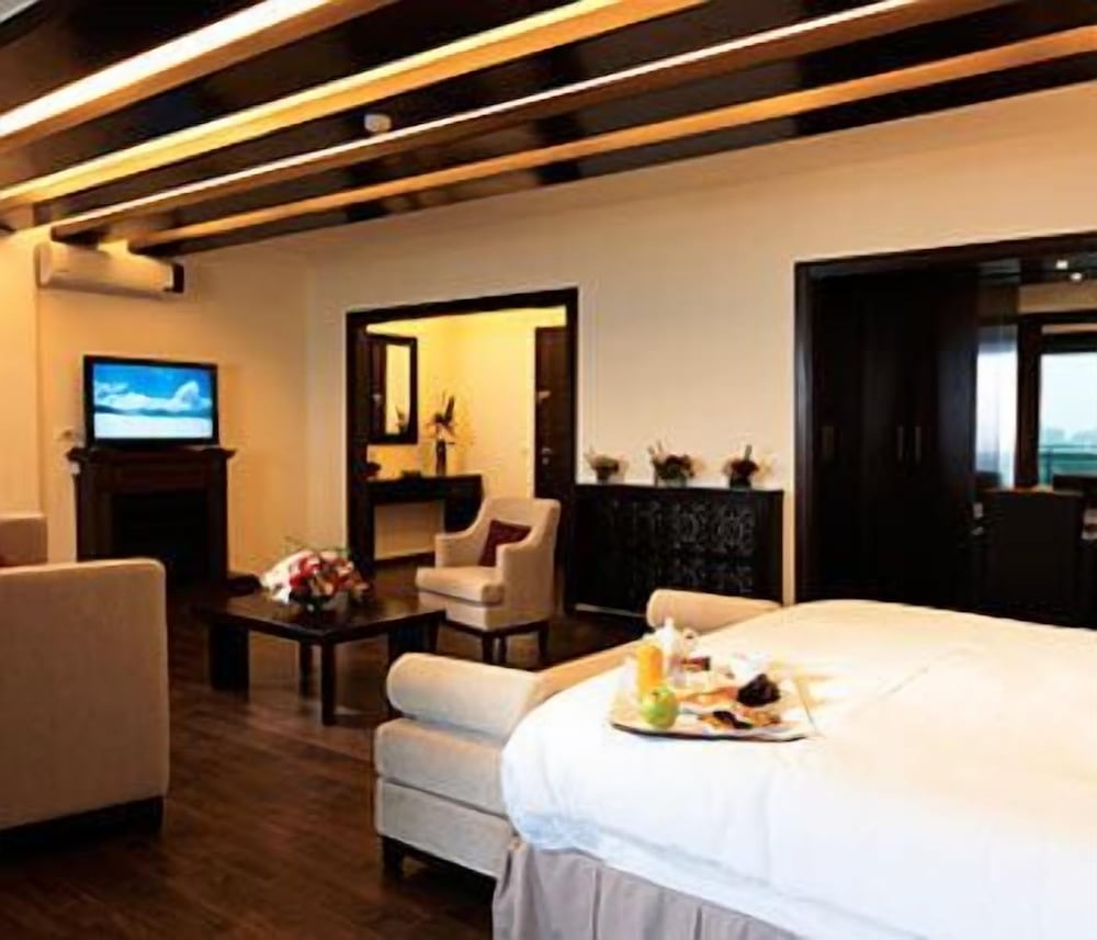 Deluxe Suite photo 1