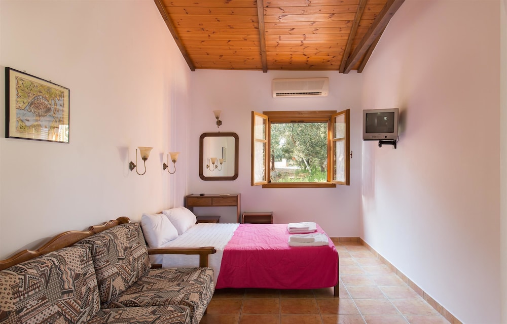 Apartment, Kitchenette, Courtyard Area photo 1