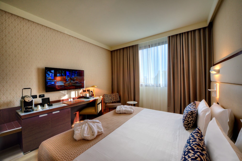Superior Double Room Single Use, City View - Photo 2