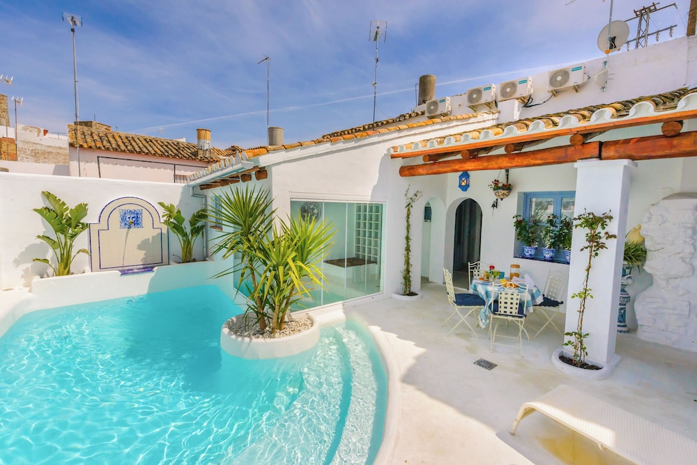 Casa, 4 Habitaciones, Fumadores, Piscina Privada