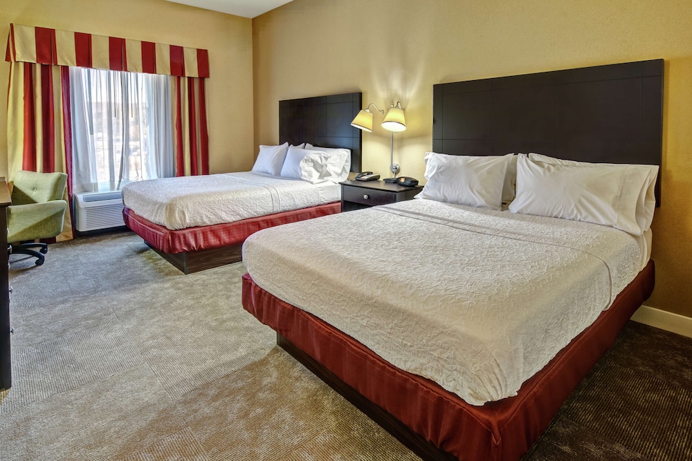 Room, 2 Queen Beds, Accessible (Hearing) - Photo 1