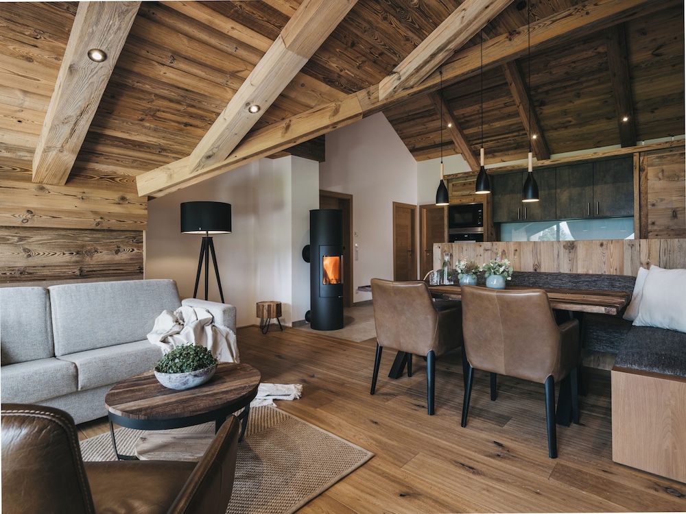 Three Room Penthouse Ii With Panoramic View