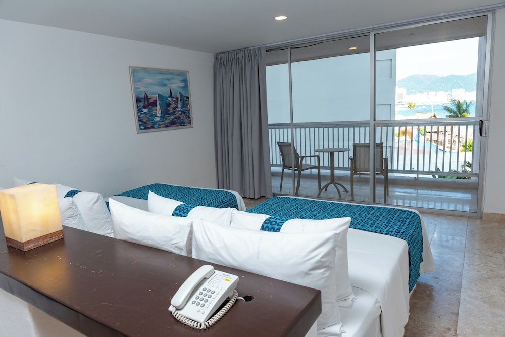 Studio Suite, 2 Double Beds, Partial Sea View - Photo 6