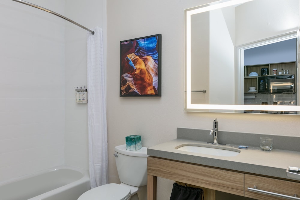 Suite, 1 Bedroom (1 King Bed, Sofa Bed) - Photo 7
