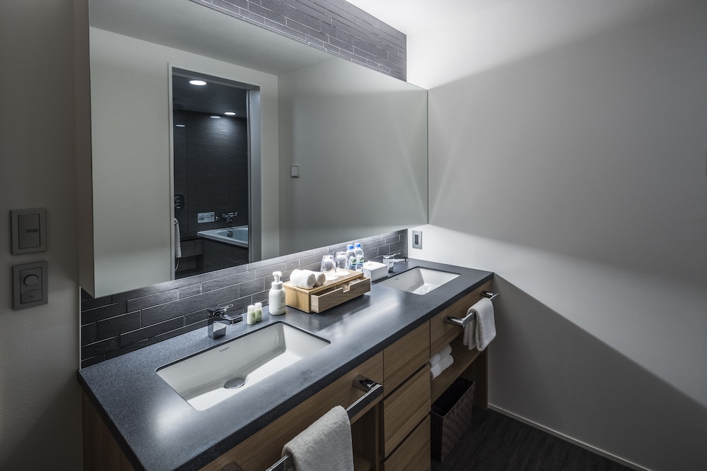 2 Bedroom Executive Suite photo 2