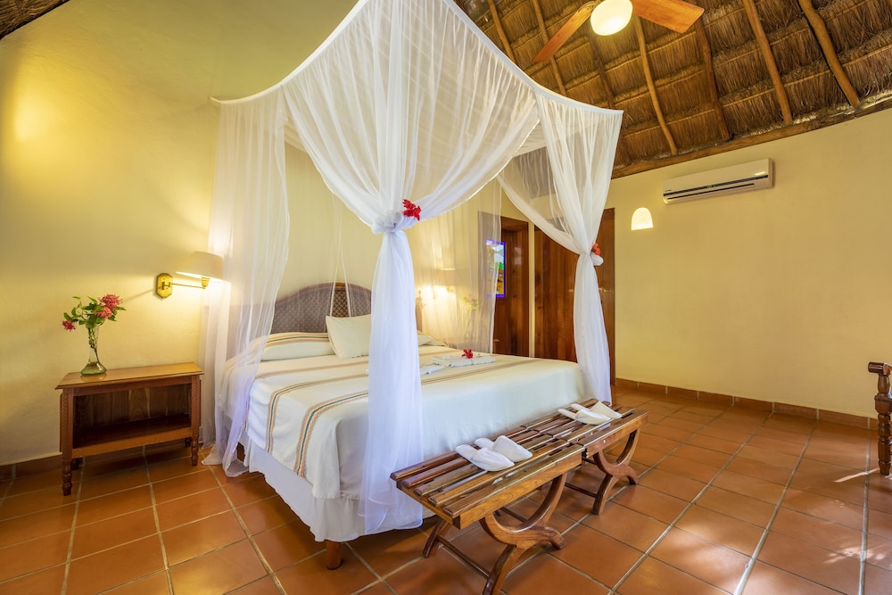 Royal mayan bungalow with jacuzzi