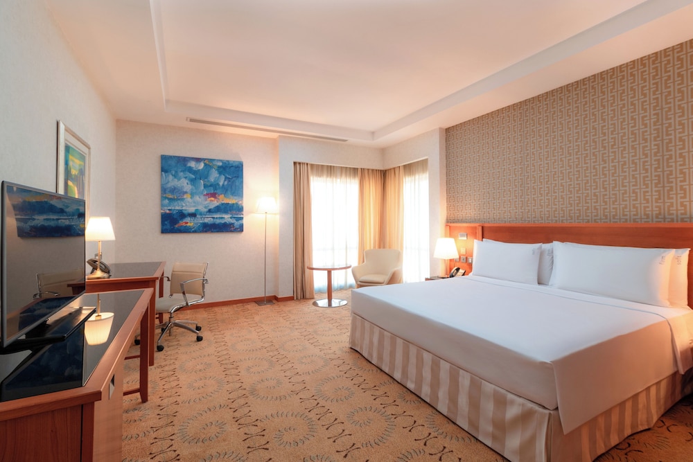 Premium Room, 1 King Bed, Smoking, Kitchenette photo 2