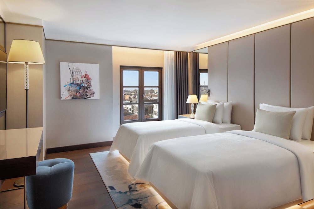 Deluxe Room, 2 Twin Beds, City View