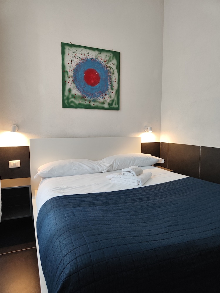 Single Room (small) photo 1