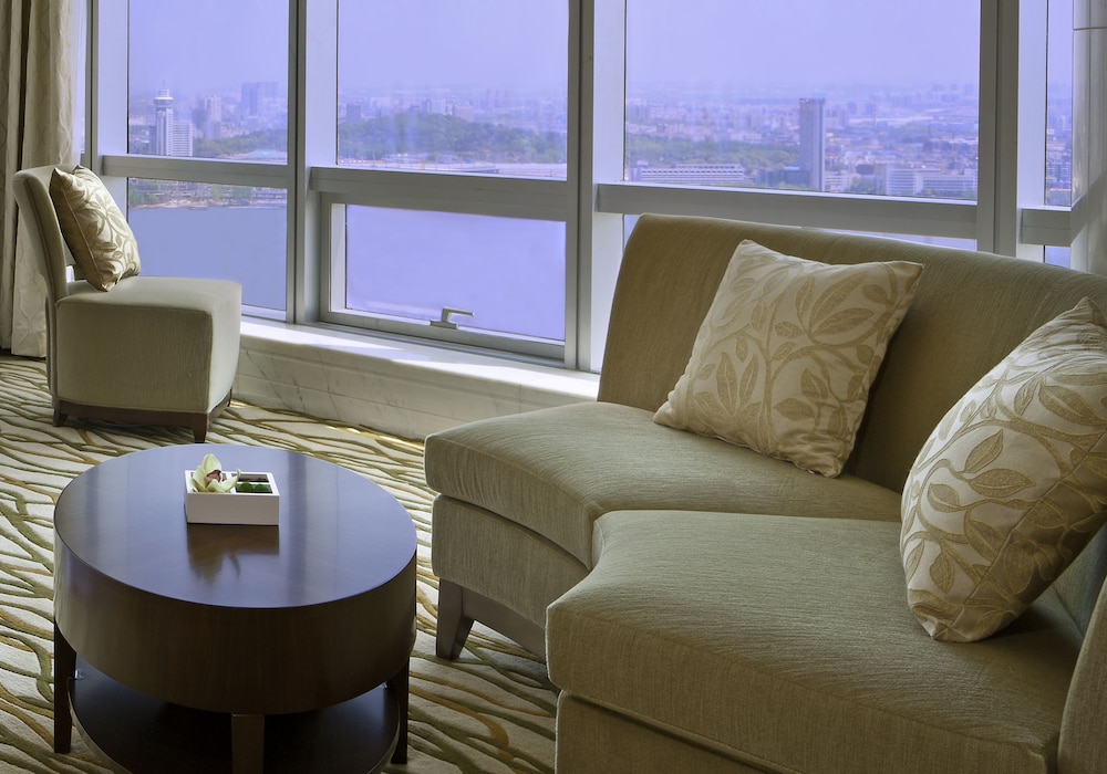 Suite, 1 Bedroom - Photo 4