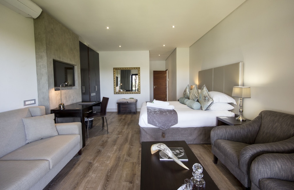 Superior Room, 1 King Bed, Non Smoking, River View