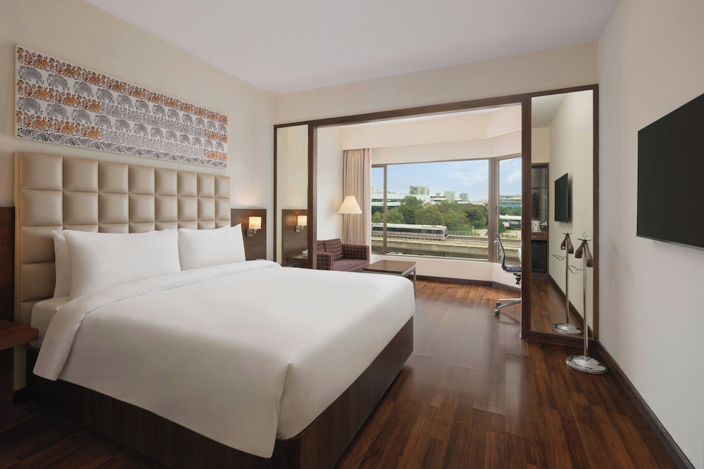 Executive Room, 1 King Bed - Photo 1