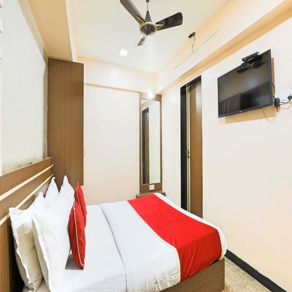 Deluxe Room - Photo 8