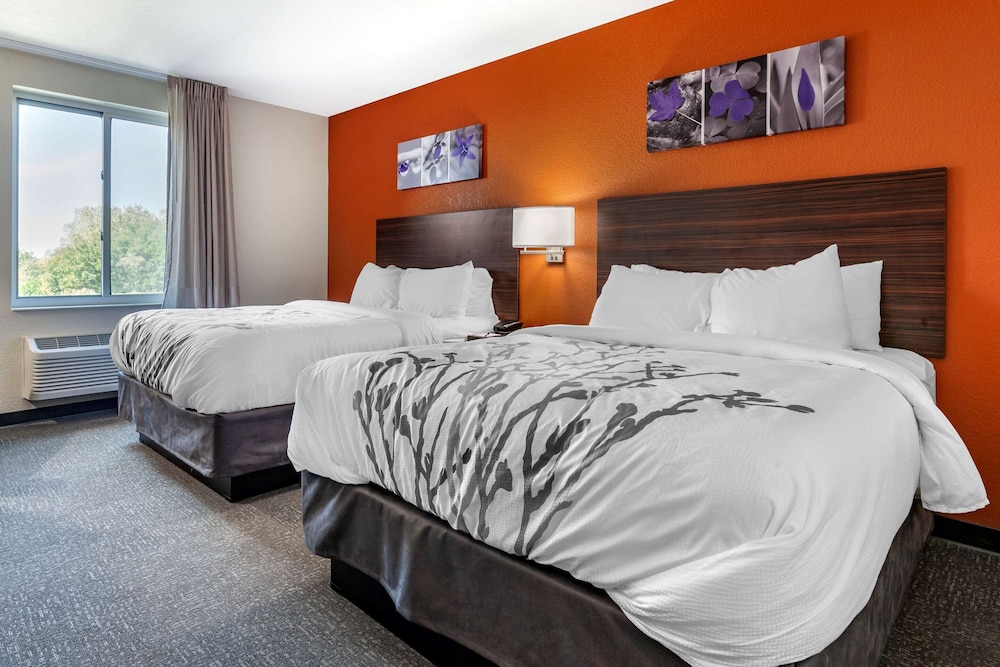 Standard Room, 2 Queen Beds, Non Smoking - Photo 1
