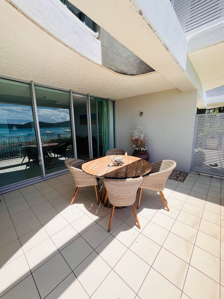 1 Bedroom Water View Spa Apartment - Photo 9