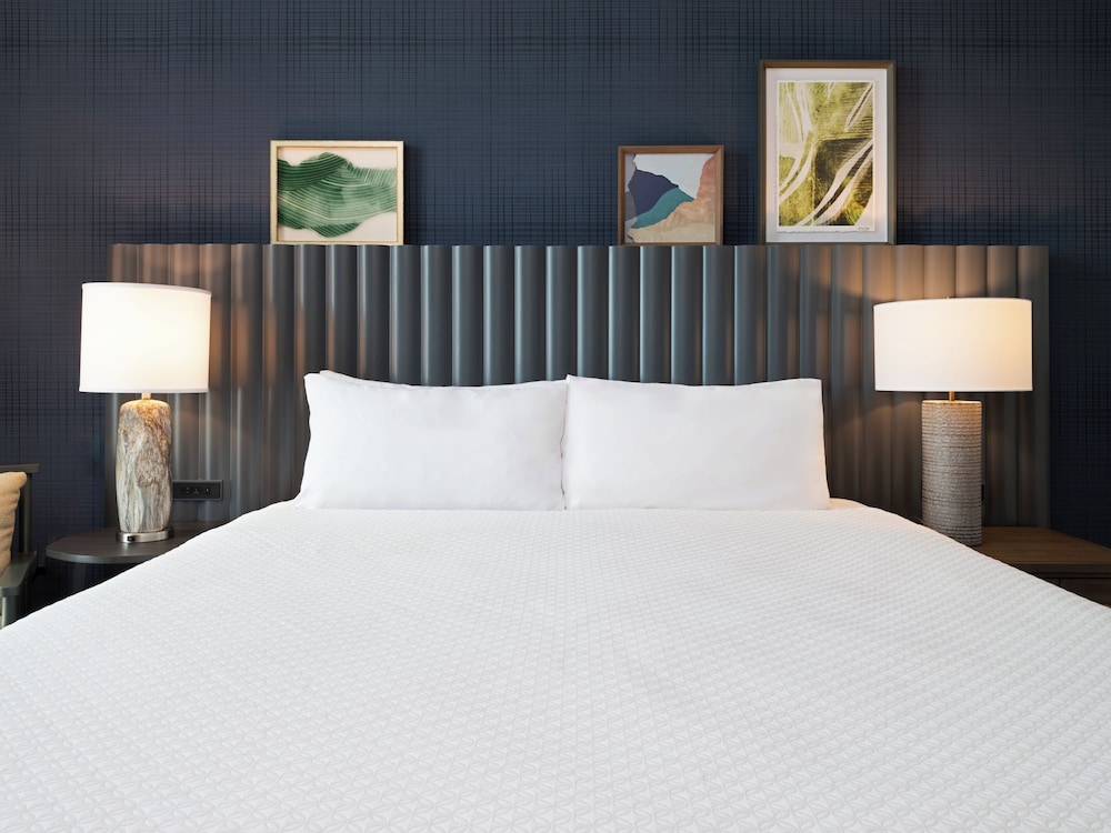 Standard Room, 1 King Bed - Photo 3