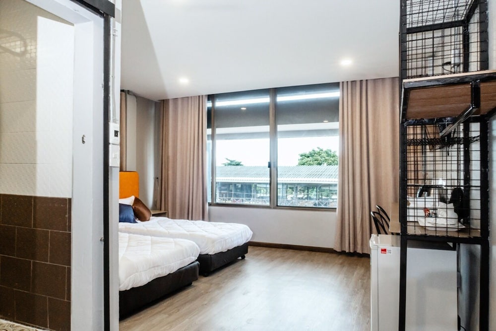 Quarto Twin Standard