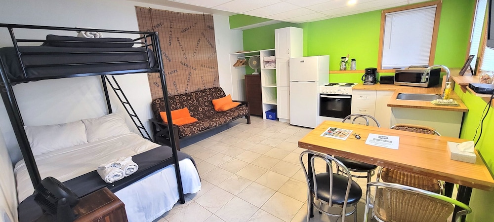 Family Room, Kitchenette photo 1