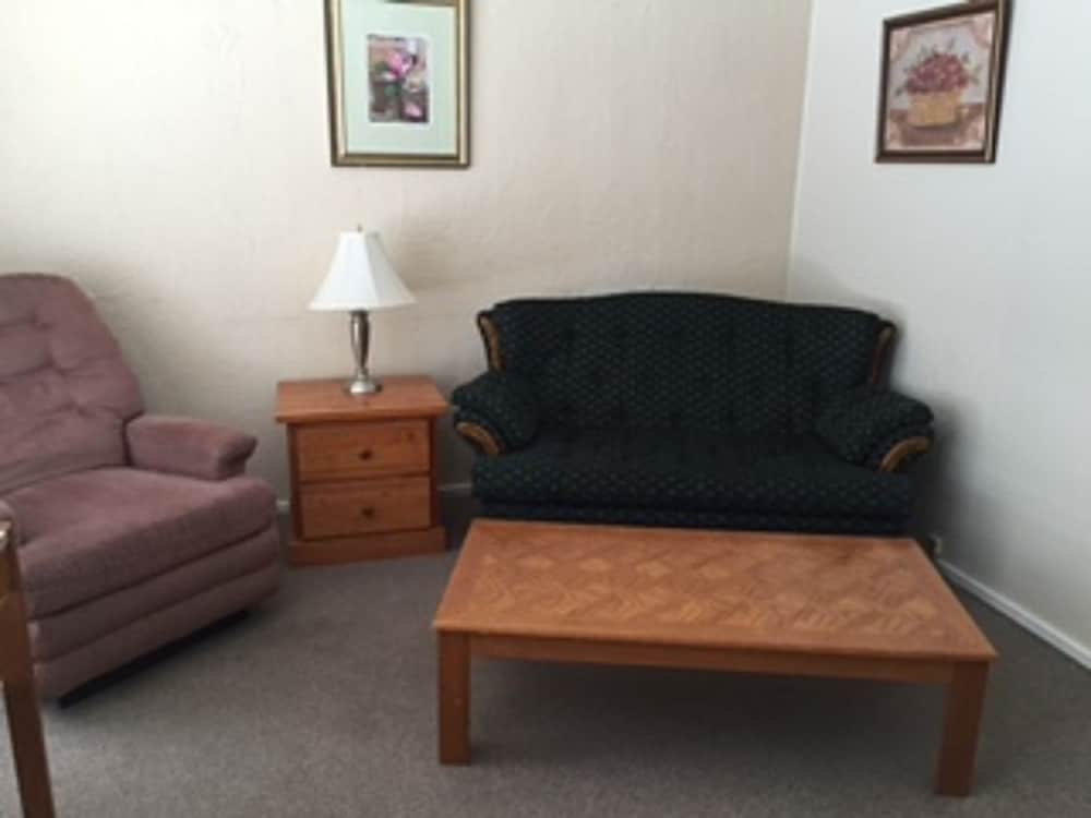 Suite, 1 Bedroom photo 2