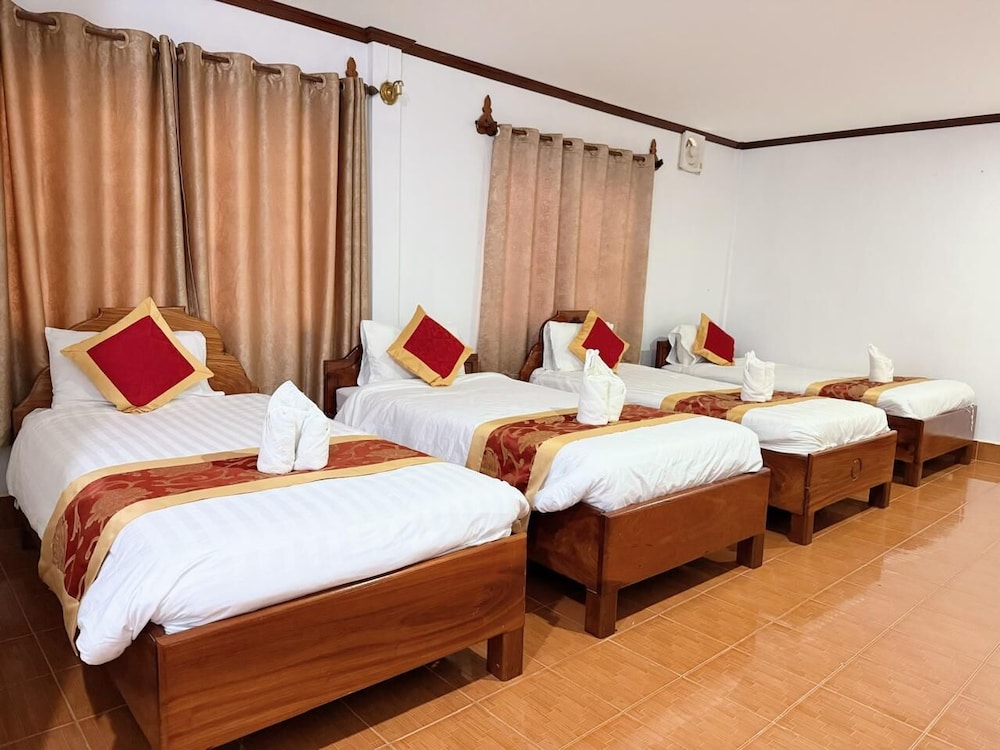 Basic Quadruple Room, Non Smoking, Private Bathroom