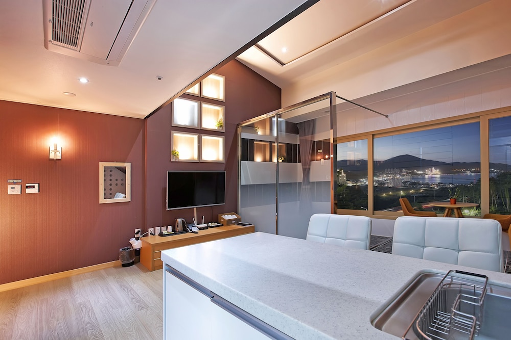 Royal Duplex photo 3