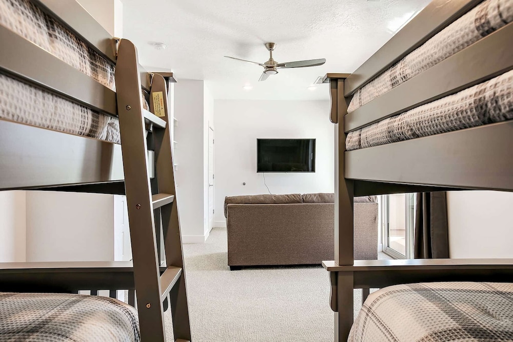 Townhome, 4 Bedrooms