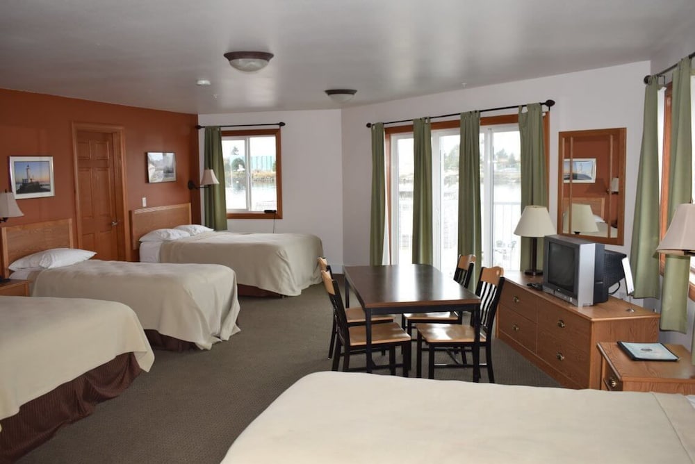 Studio Apartment, 4 Beds, Full Kitchen photo 1