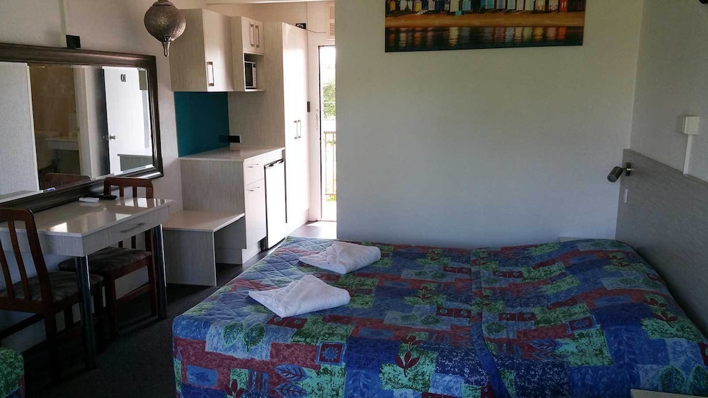 Standard Room, Non Smoking, Kitchenette (Twin) photo 3