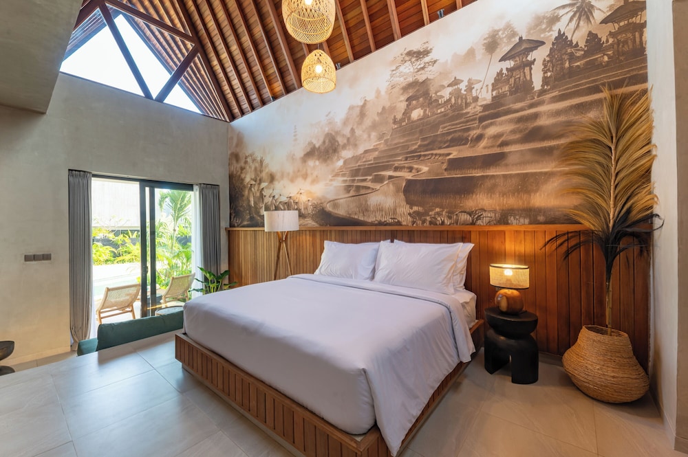 Romantic Room, Pool View