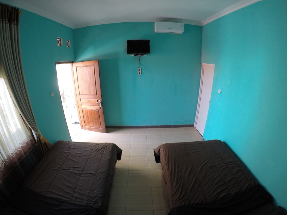 Twin Room - Photo 1