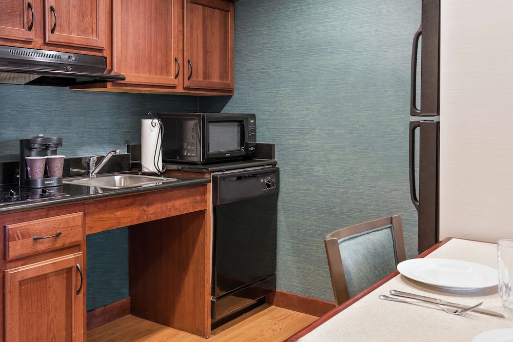 Suite, 2 Queen Beds, Accessible, Bathtub (Mobility & Hearing, Non Smoking) - Photo 3