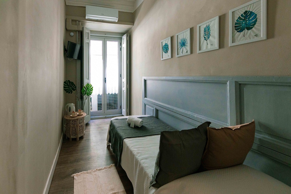 Classic Single Room, Balcony (H3)
