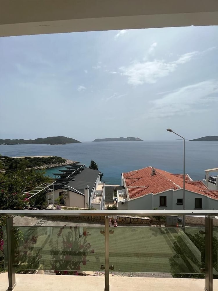 Family Room with Sea View photo 3